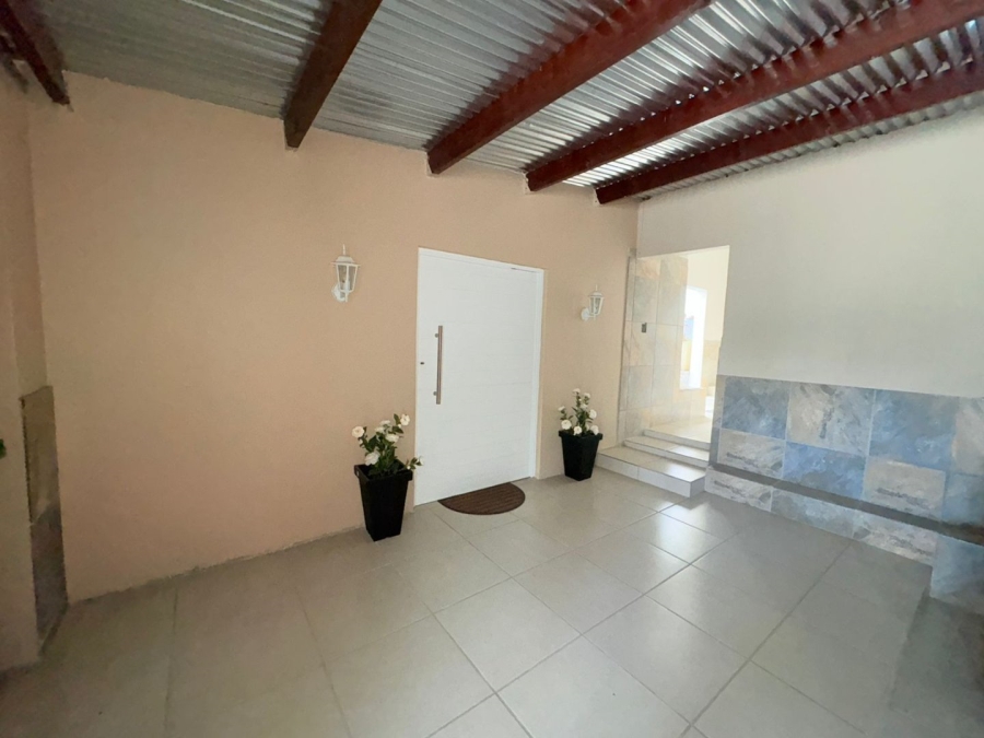 7 Bedroom Property for Sale in Sunnyridge Eastern Cape